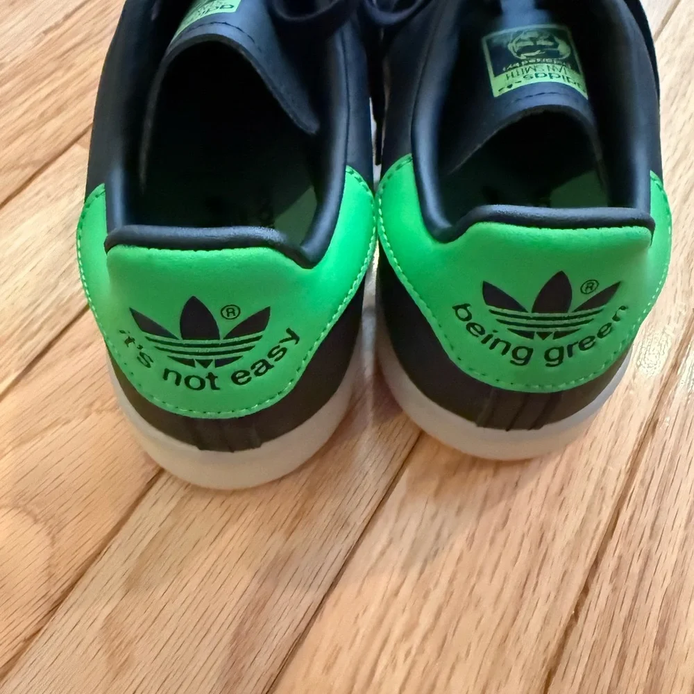 Hulk Smash Adidas Marvel Black and Green Kids Sneakers 6.5